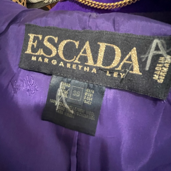 ESCADA - Picture 10 of 12